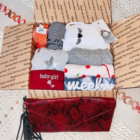 10 Piece Mystery Box - Picture 2 of 3